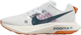 NIKE Women's Sneaker